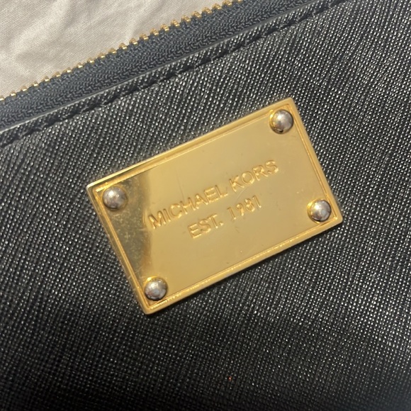 Michael Kors wallet - Picture 3 of 3